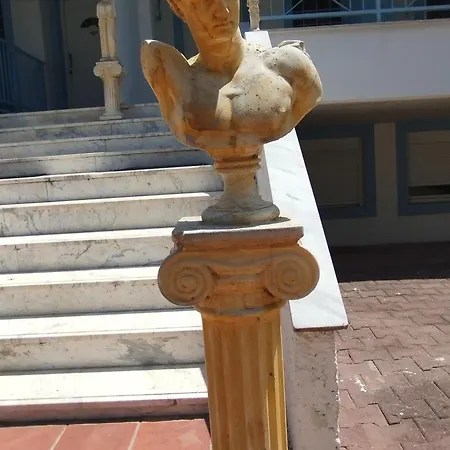 Vip Hyiat House