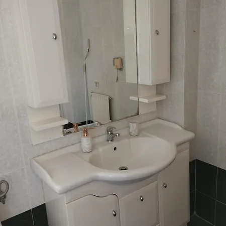度假居 Vip Hyiat House Peraía